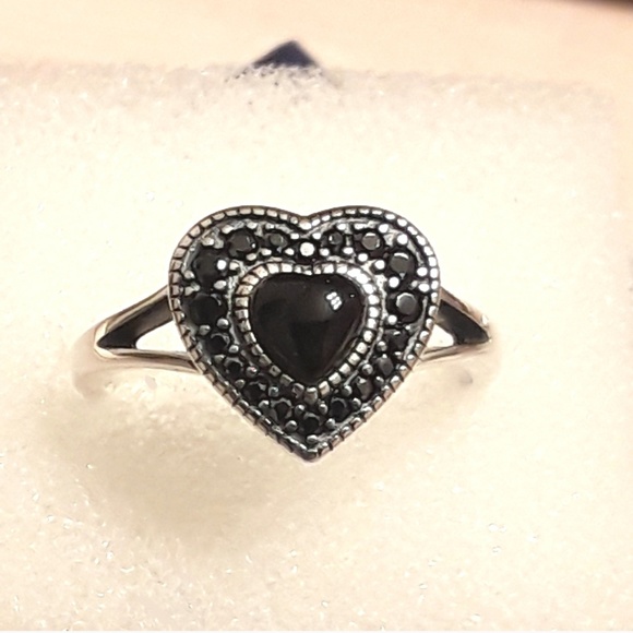F5 NEW S925 Heart Ring with CZ stones - Picture 2 of 8